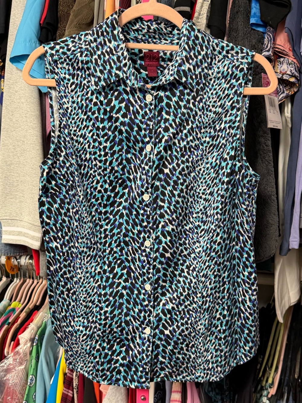 212 Collection women’s size medium sleeveless button front shirt animal print